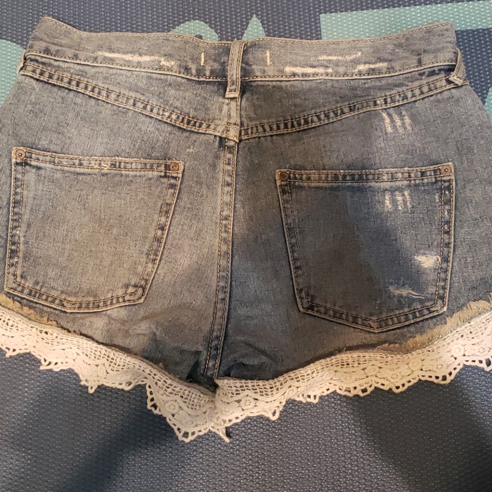 Free People - Picture 2 of 3